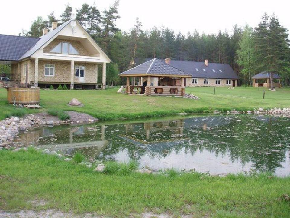 Хутор у реки в Беларуси